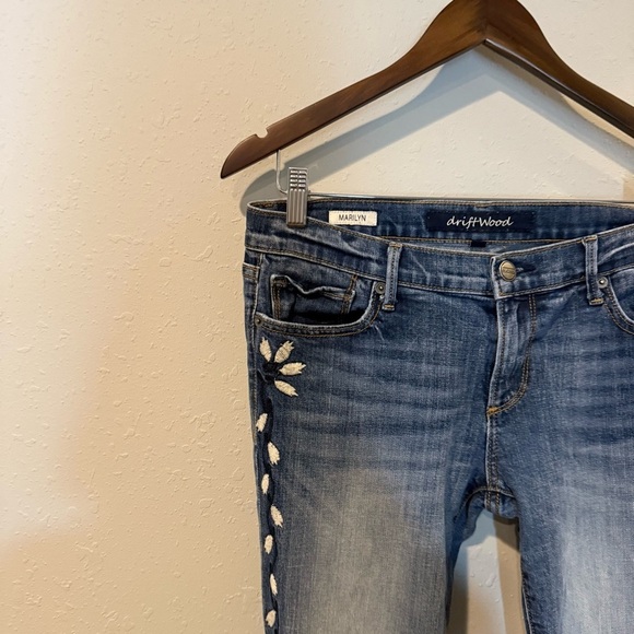 Driftwood Floral Embroidered Marilyn Jeans - Picture 3 of 9